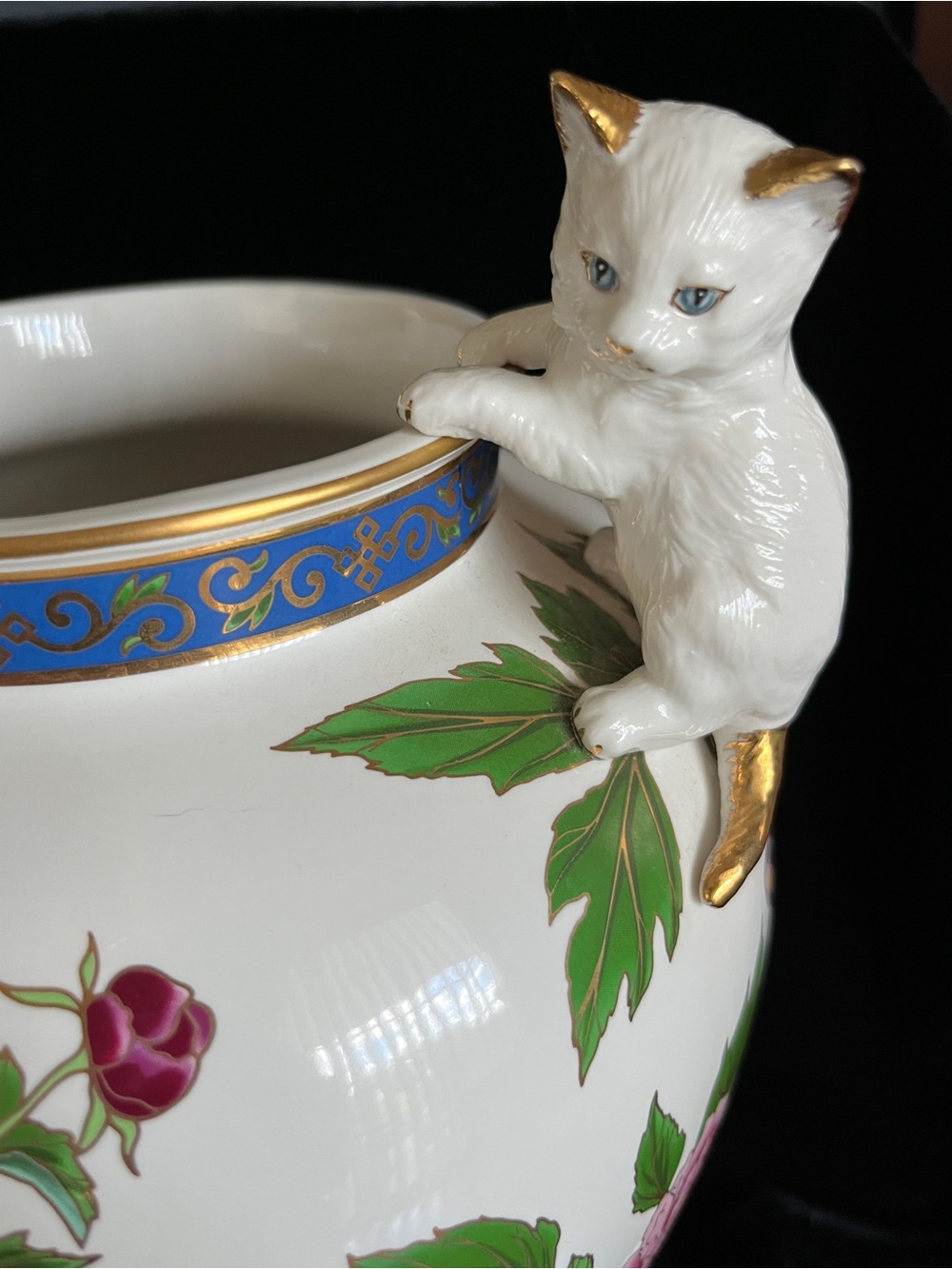 1989 Franklin Mint "The Vase of the Imperial Cats" by Toshiharu Kitagawa Vase - Picture 2 of 11